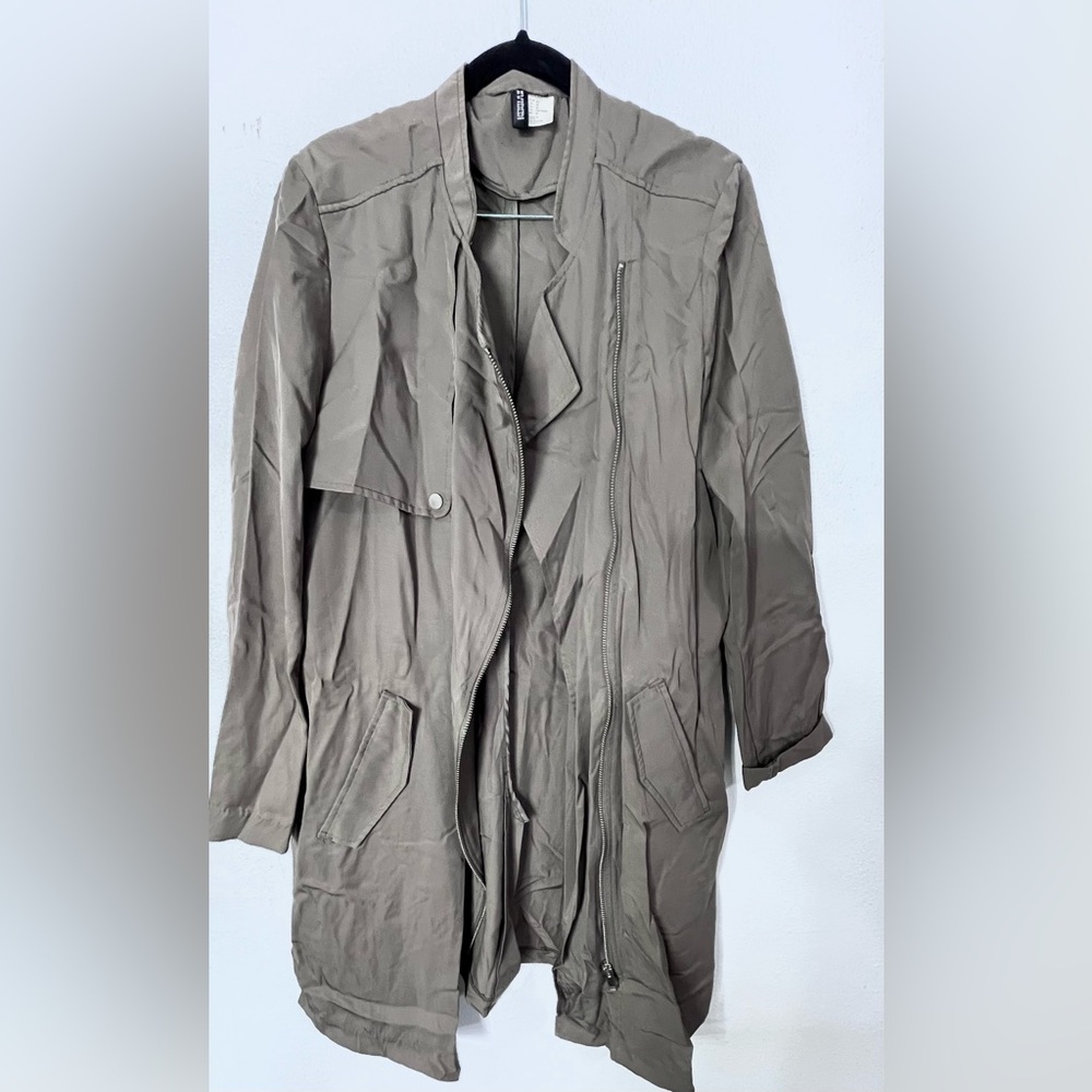 Flowy zippered green trench coat